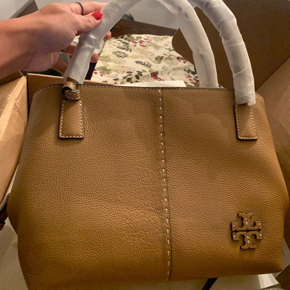 SOLD⛔️Authentic TORY BURCH pebbled leather Satchel/Crosby 2 compartments - Picture 7 of 16